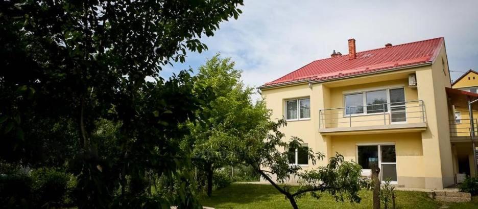 Stardust Apartman Печ Экстерьер фото