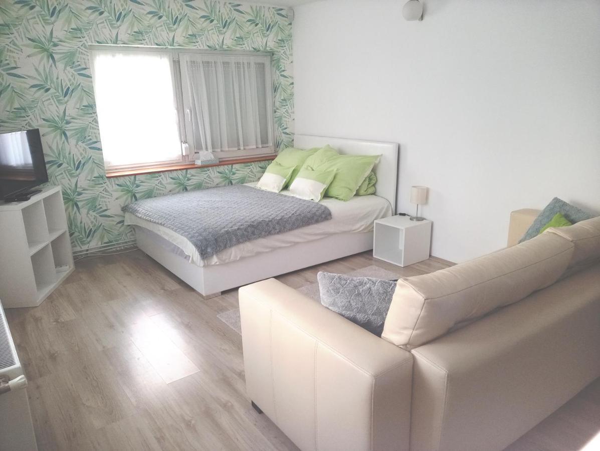 Stardust Apartman Печ Экстерьер фото