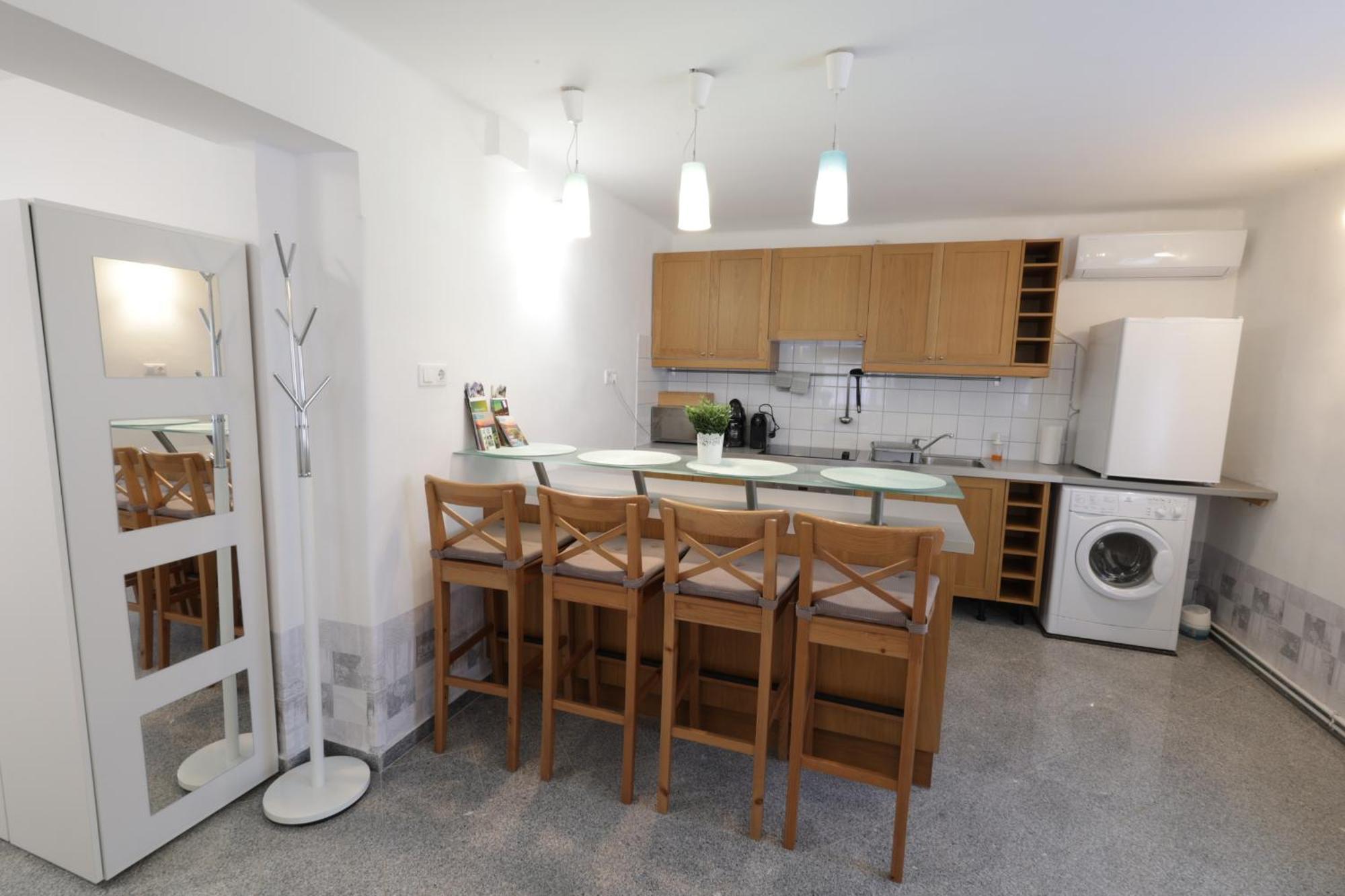 Stardust Apartman Печ Экстерьер фото