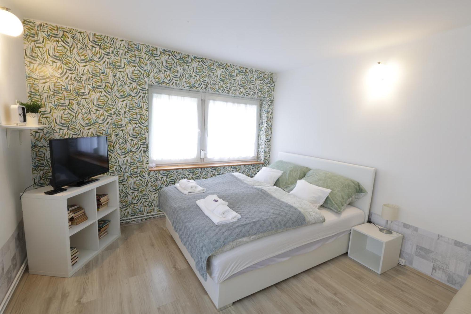 Stardust Apartman Печ Экстерьер фото