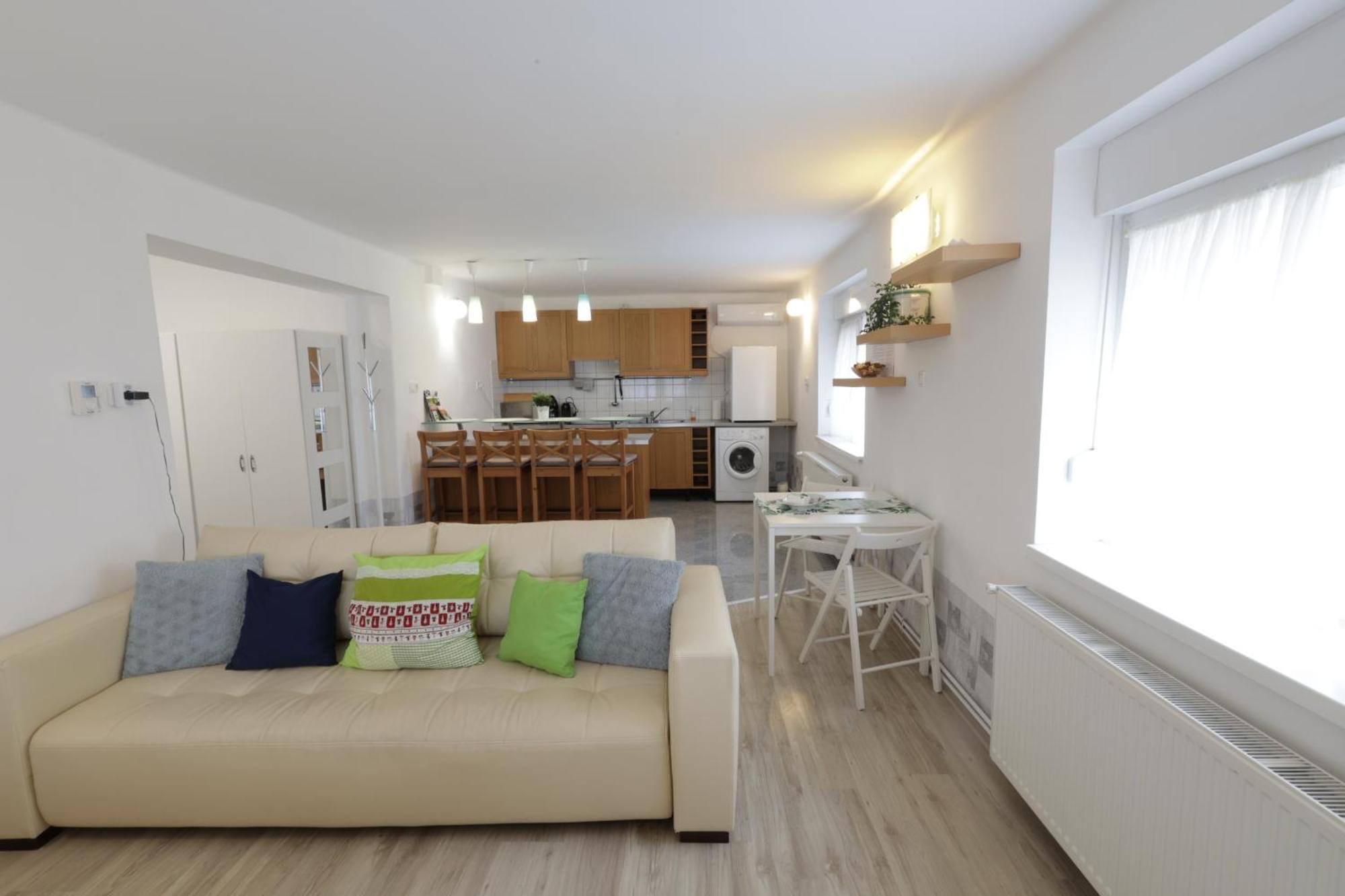 Stardust Apartman Печ Экстерьер фото