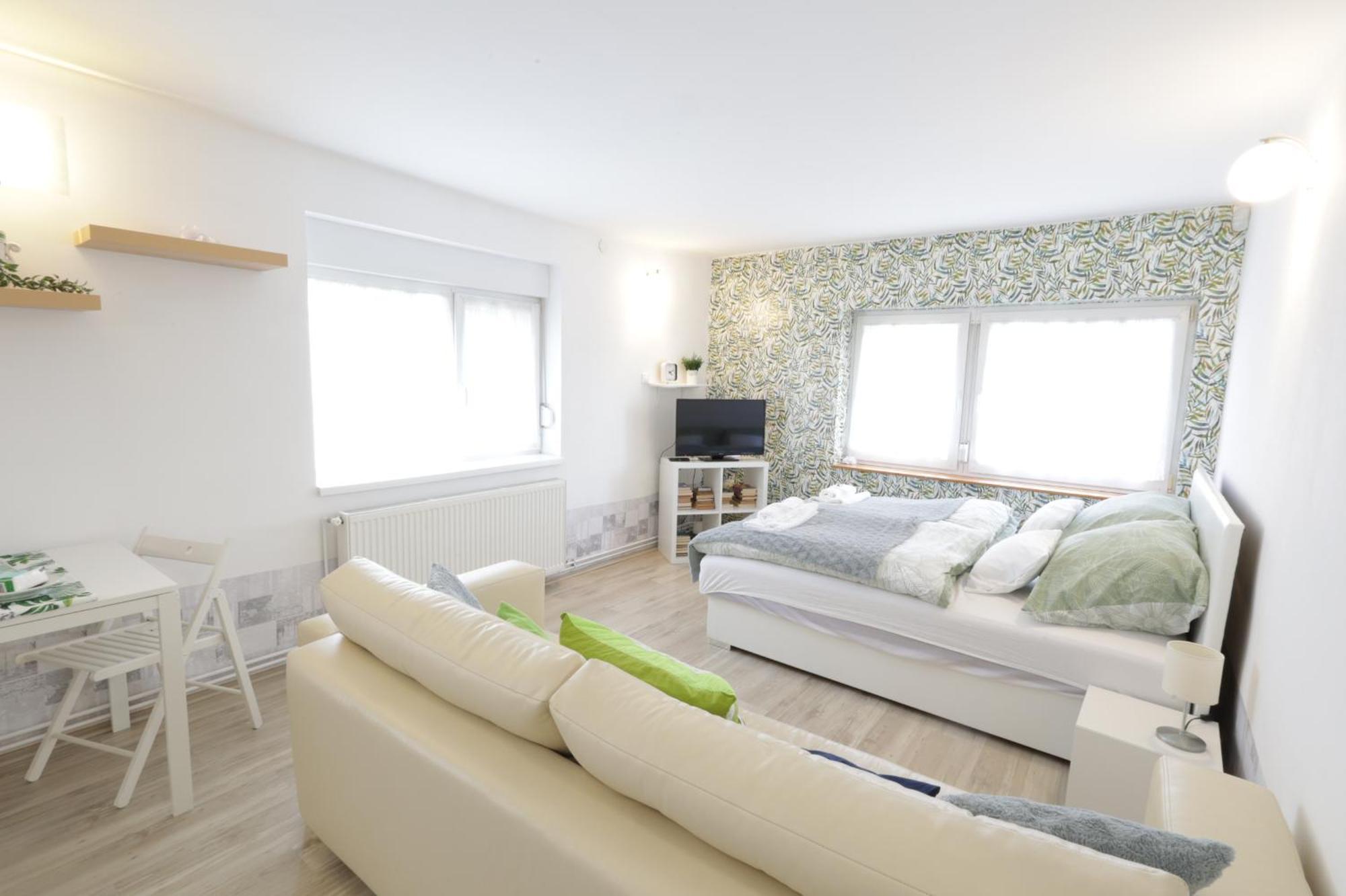 Stardust Apartman Печ Экстерьер фото