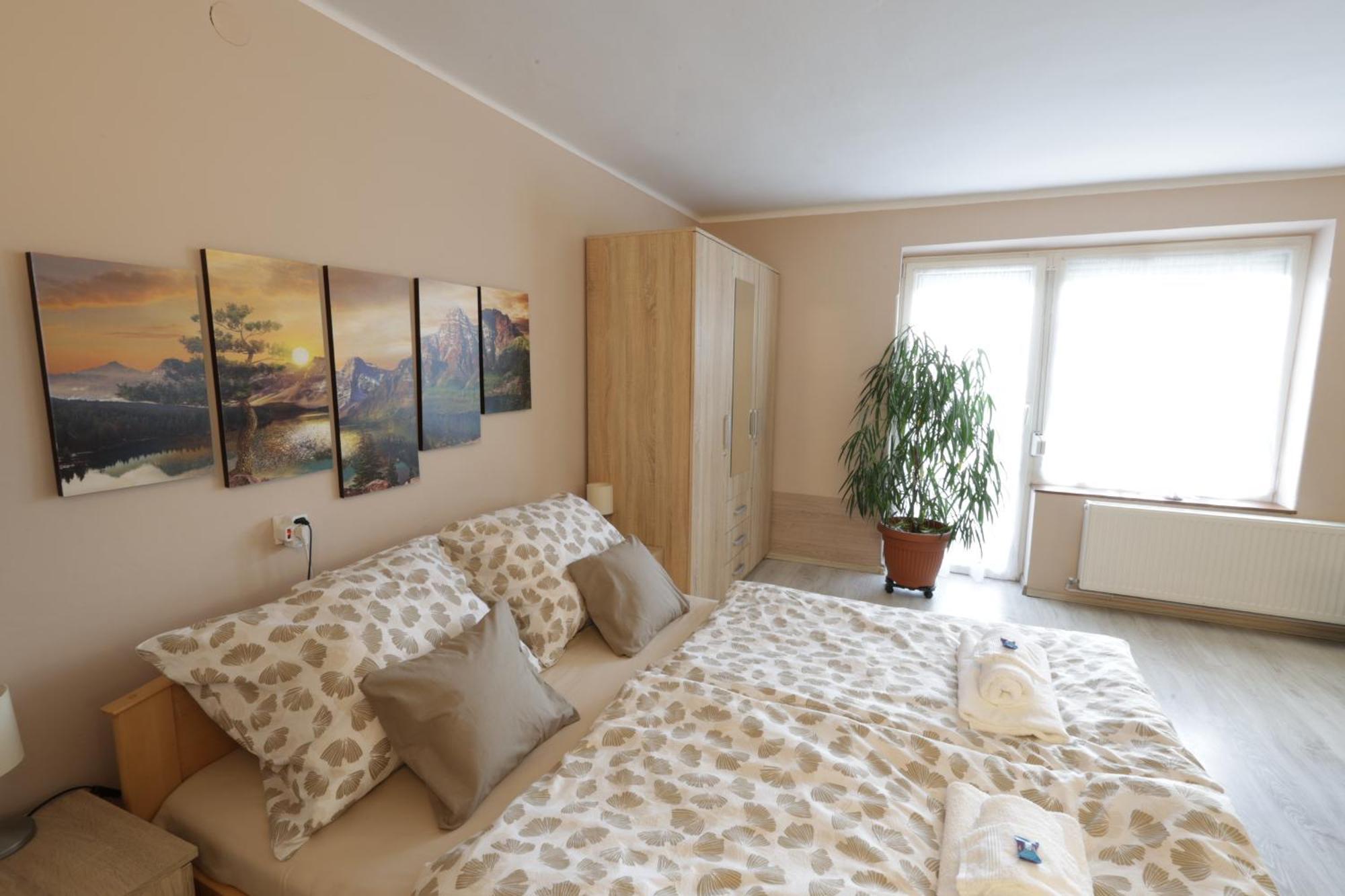 Stardust Apartman Печ Экстерьер фото