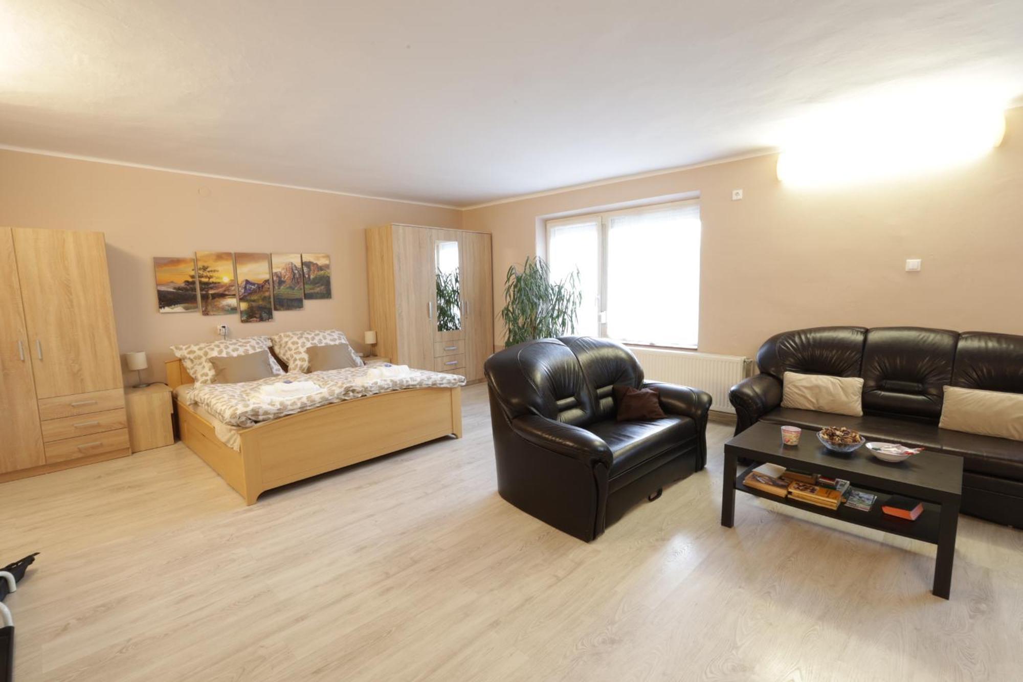 Stardust Apartman Печ Экстерьер фото