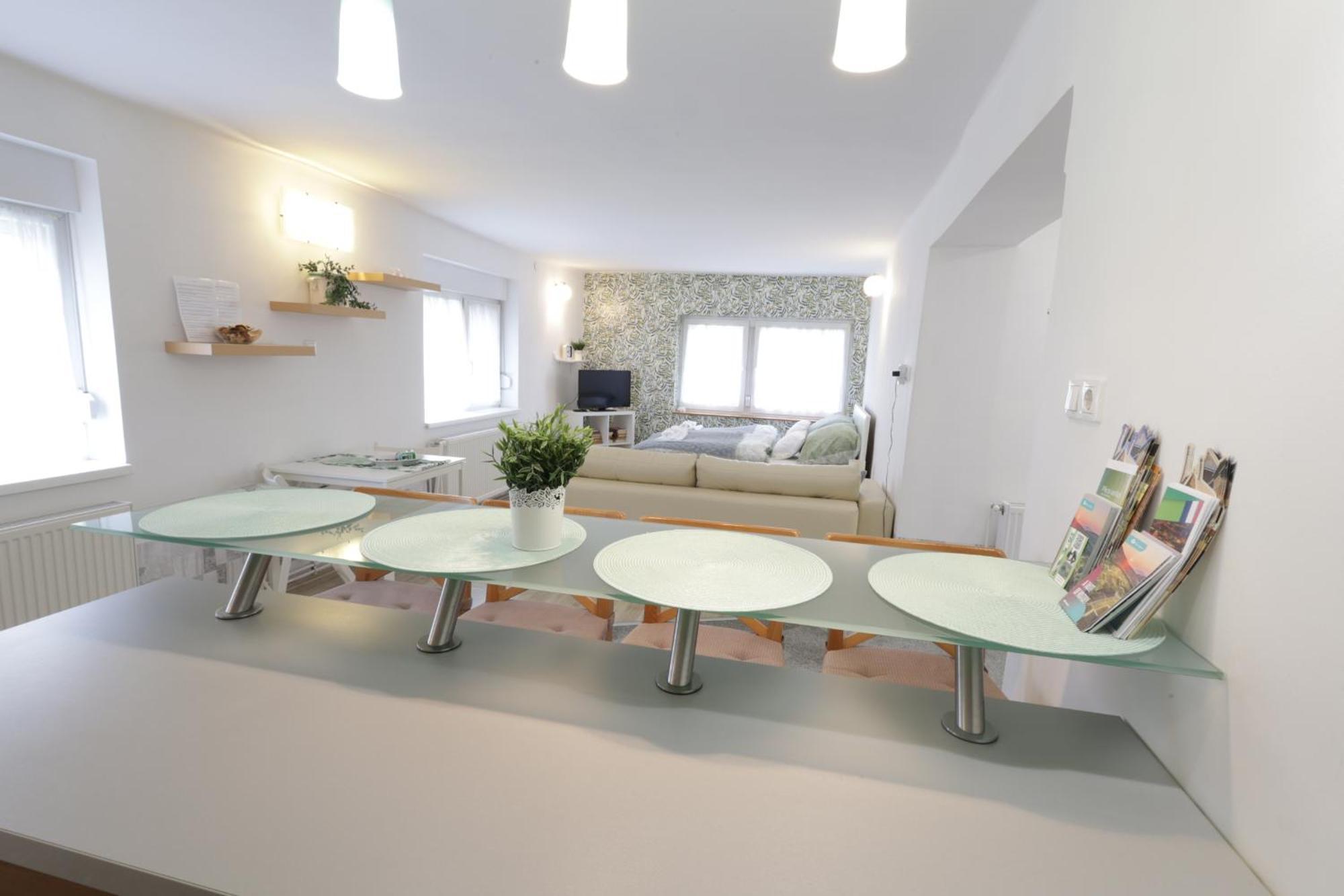 Stardust Apartman Печ Экстерьер фото